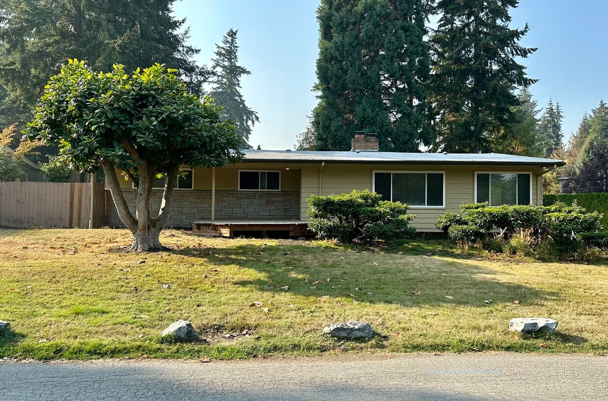 3701 90th Ave SE, Mercer Island, WA 98040 House Rental in Mercer