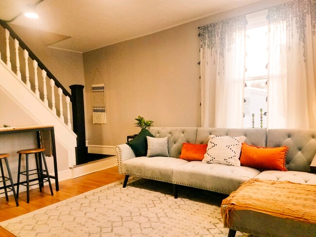 Sala de estar - 1 E Ridge St