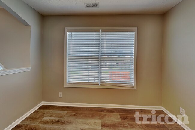 Building Photo - 1612 Broad Cir