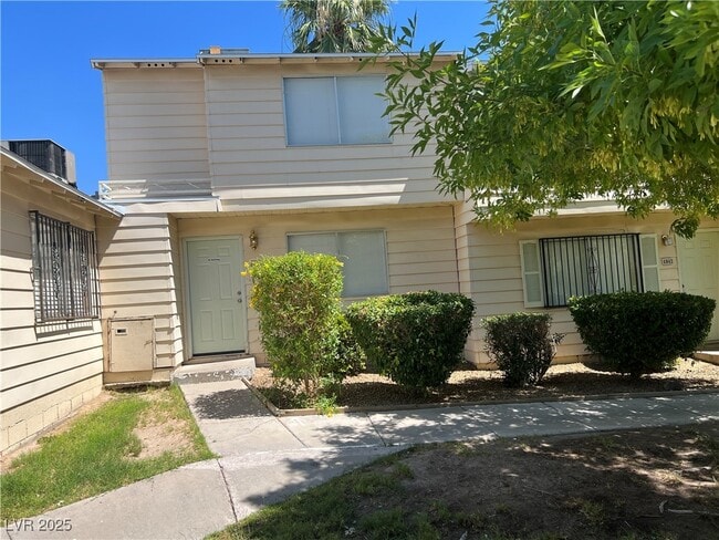 Foto del edificio - 4940 Larkspur St
