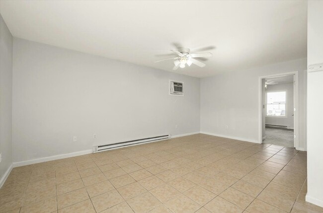 Building Photo - 404 Bayshore Dr