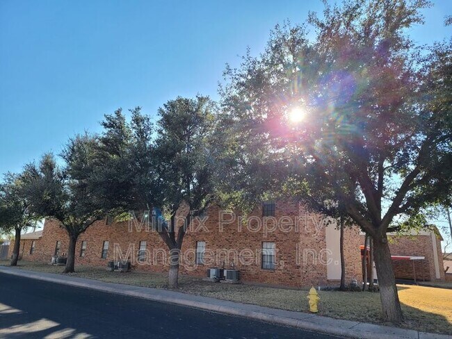 Building Photo - 2901 W Louisiana Ave