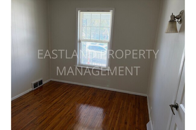 Foto del edificio - 1964 Burr St