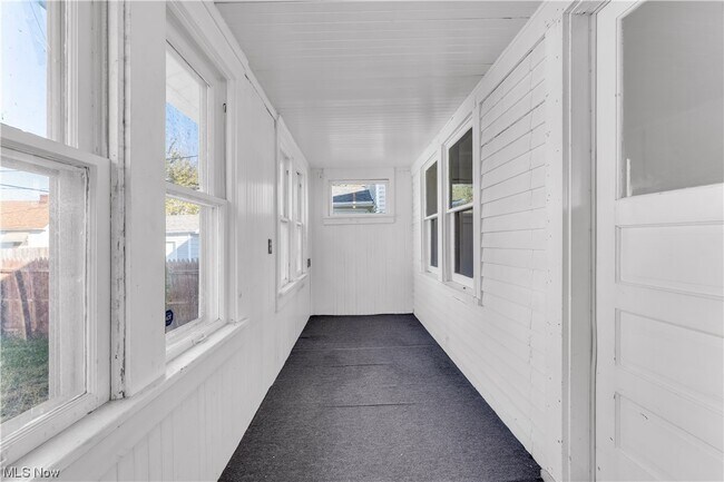 Foto del edificio - 19303 Arrowhead Ave