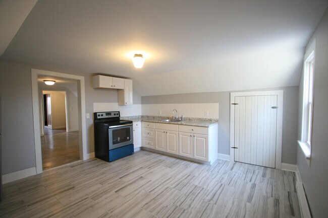 Building Photo - 6 Hammersley Ave