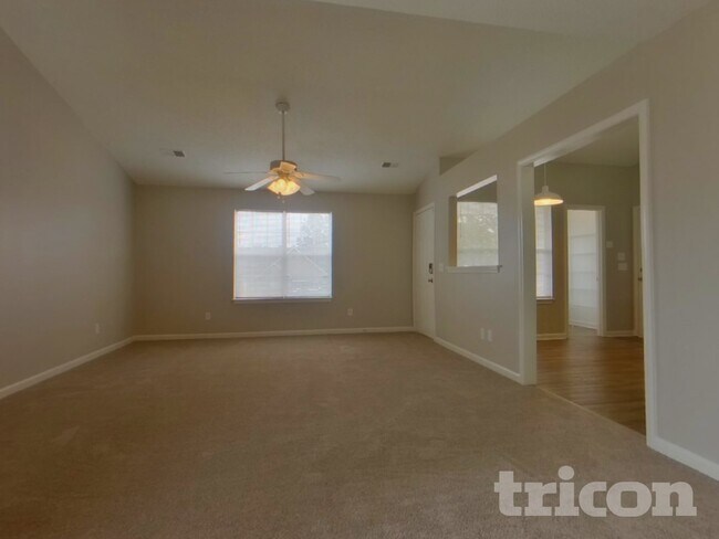 Building Photo - 1306 May Oak Cir