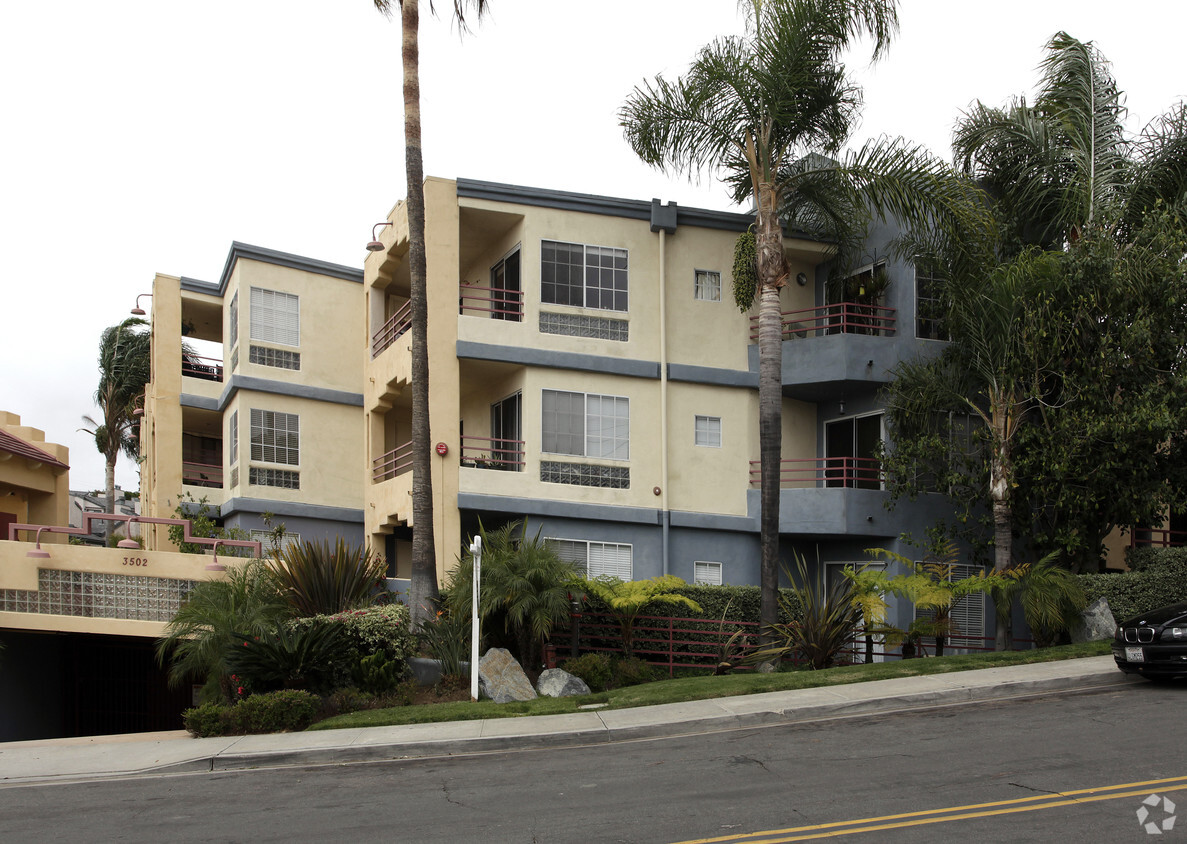 Building Photo - Mission Hillside Condominiums