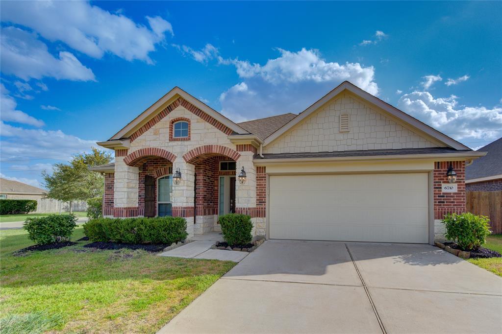 Foto principal - 6710 Trinity Trail Ln