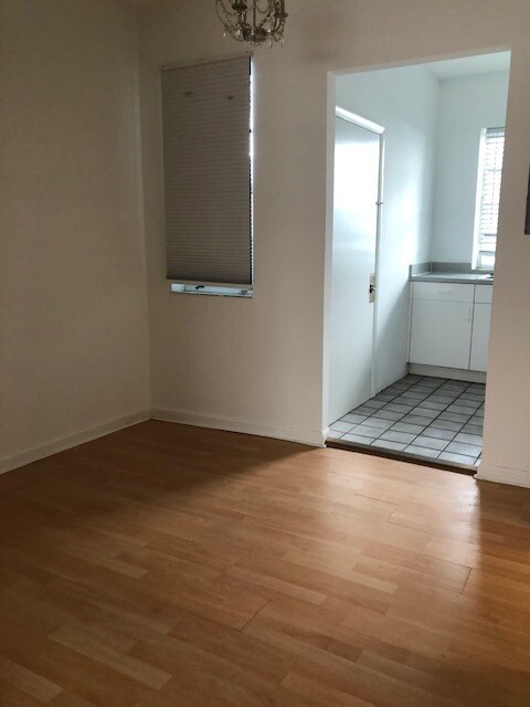 Dining area - 1324 Euclid Ave