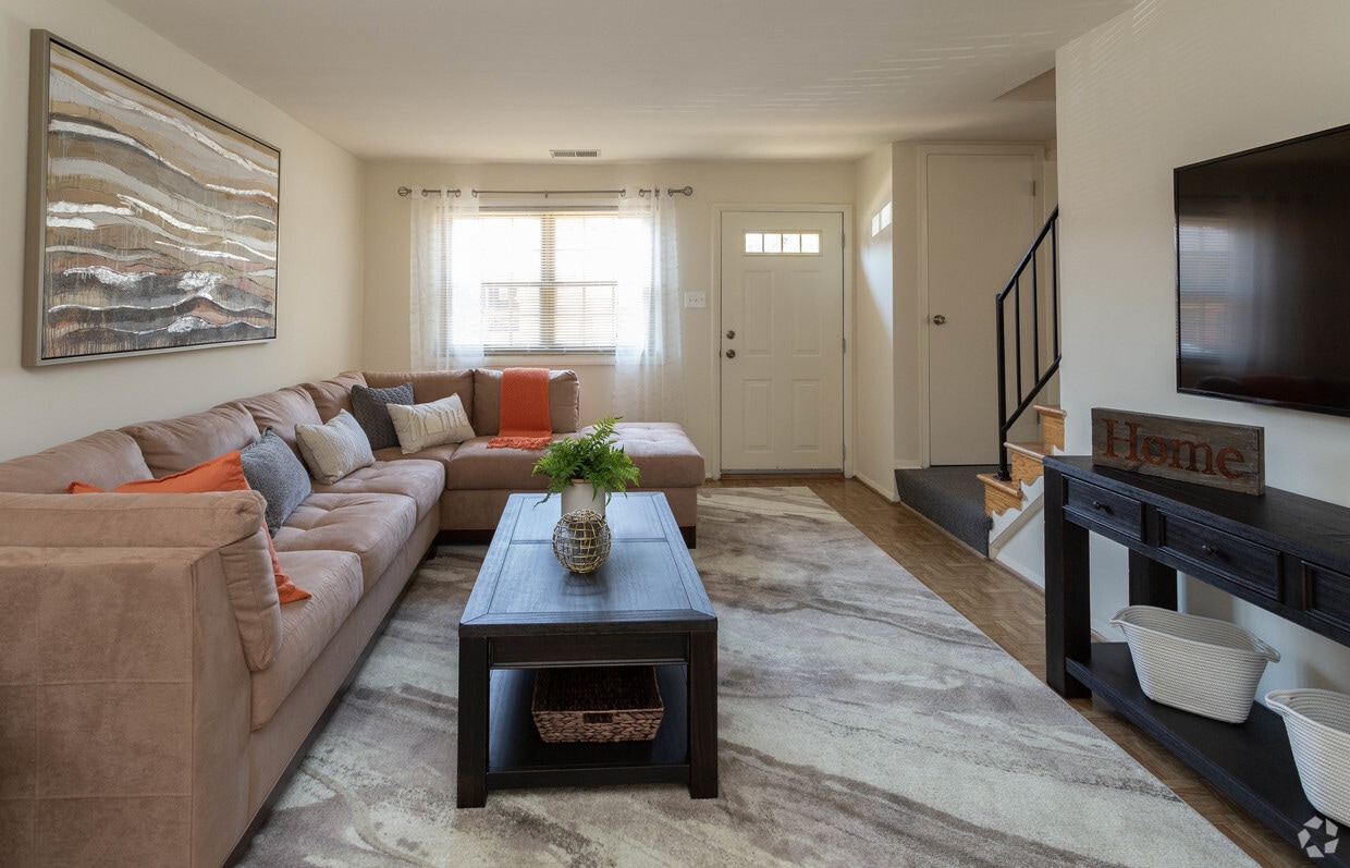 Primary Photo - Somerset Woods Townhomes