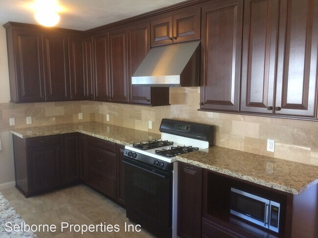 Foto del edificio - 2 br, 2 bath House - 2034 Junction Ave