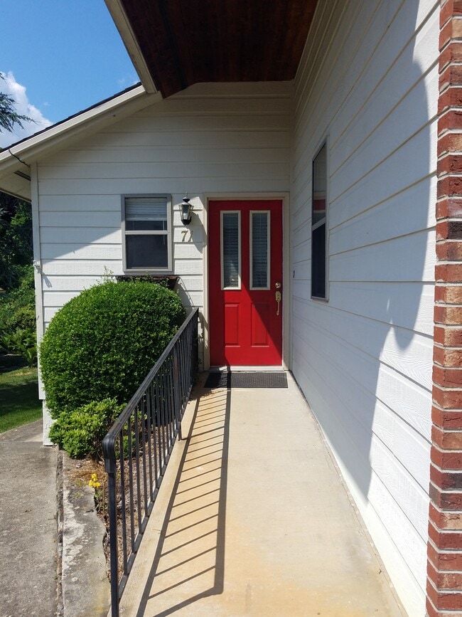 71 Town N Country Dr, Waynesville, NC 28786 House Rental in