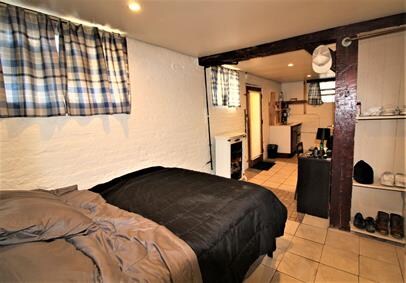 Foto del edificio - 811 E Pleasant St