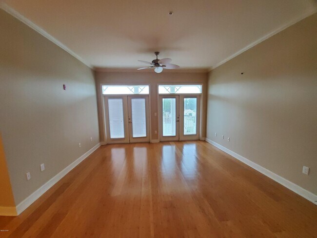 Foto del edificio - 8700 Front Beach Rd
