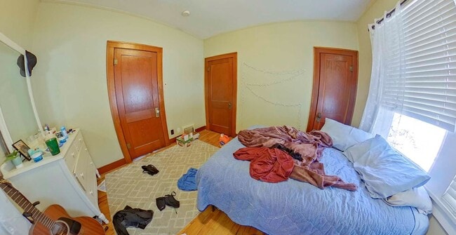 Building Photo - Pet-Friendly + Bonus Room + Washer & Dryer...