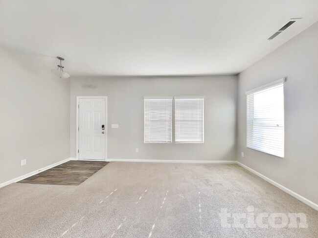 Building Photo - 3545 Saddlebrook Dr