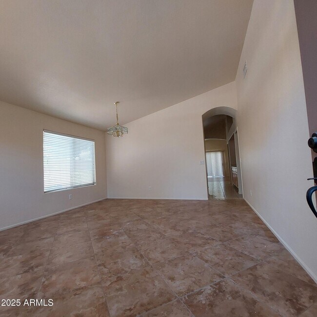 Foto del edificio - 11219 W Vernon Ave