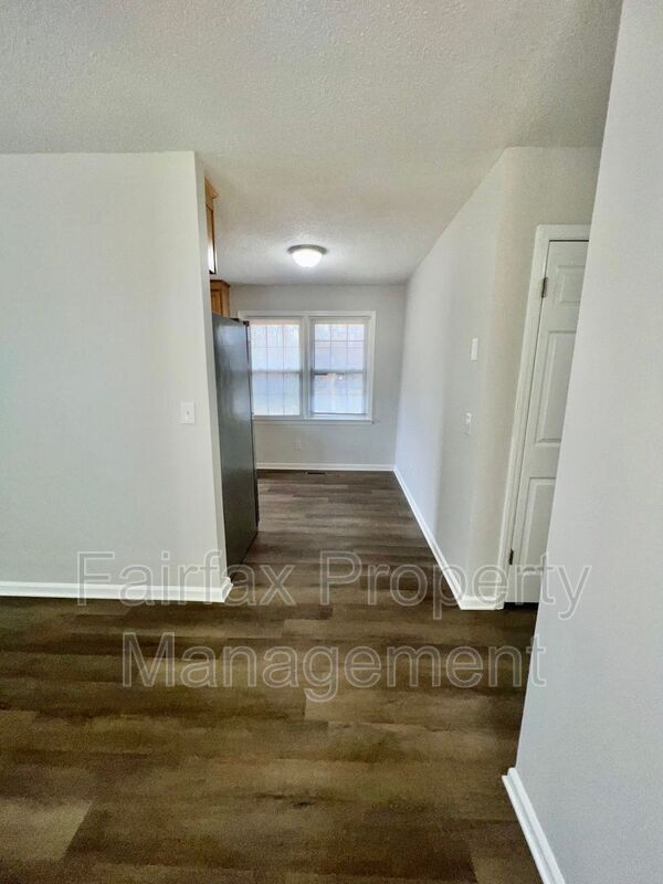 Building Photo - 808 W Rose St