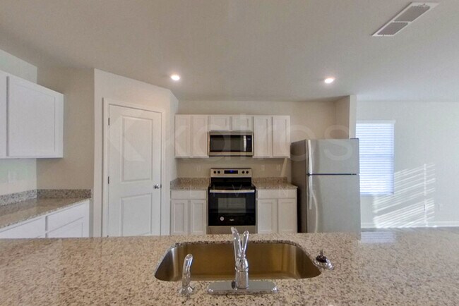 Building Photo - 404 Bohannon Dr.