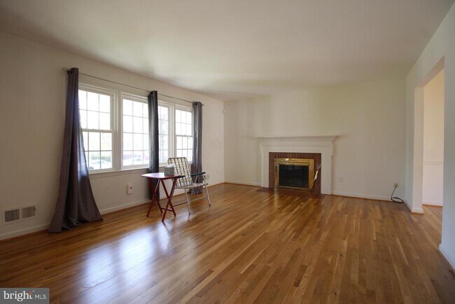 Foto del edificio - 5810 Sunderland Ct