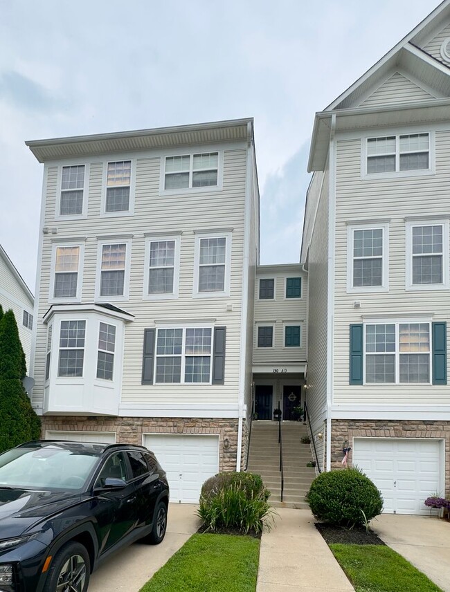 Building Photo - 130 Mohegan Dr