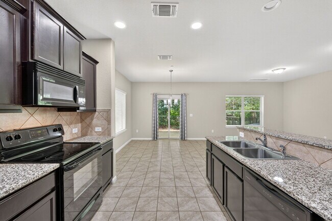 Building Photo - 516 E Slaughter Ln