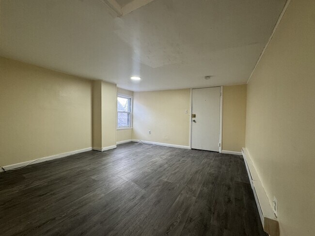 Foto del edificio - 472 Hudson Ave