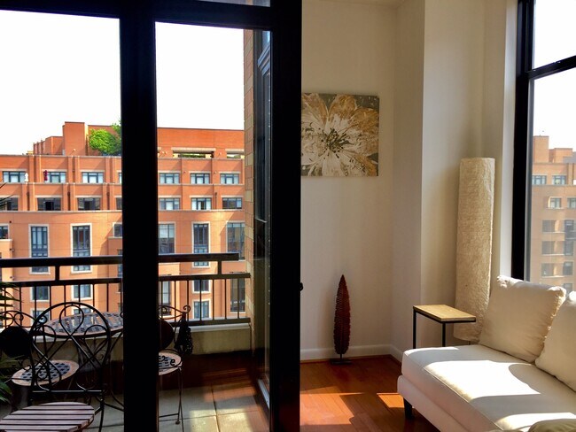 Foto del edificio - 400 Massachusetts Ave NW Apt 1308