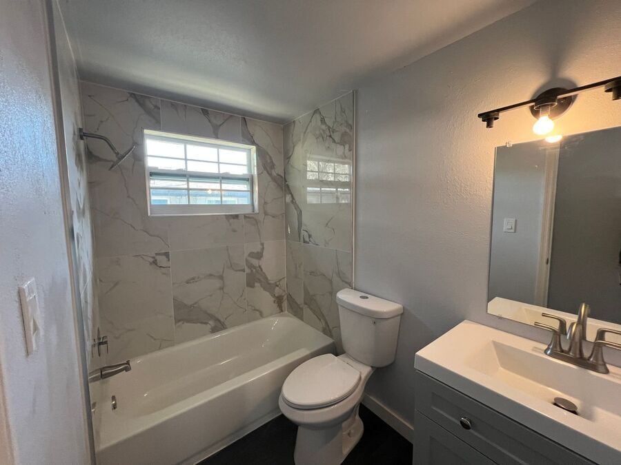 Building Photo - 9318 Grandfield-B