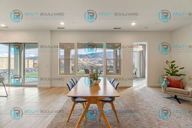 Building Photo - Stylish 3-Bedroom Sanctuary with Sophistic...
