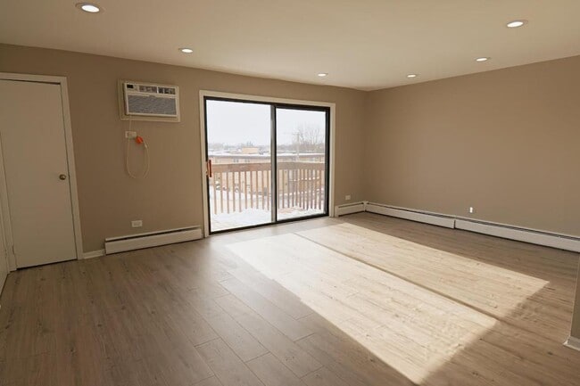 Building Photo - 3652 W 119th St