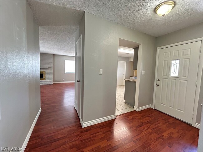 Foto del edificio - 3979 Avonwood Ave