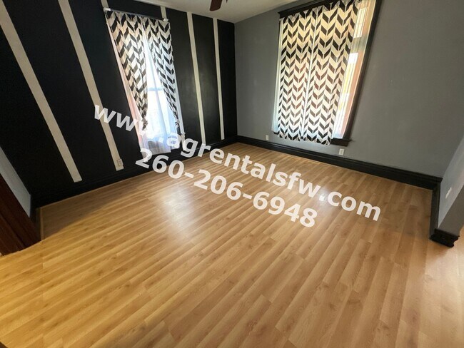 Foto del edificio - 116 E Pontiac St