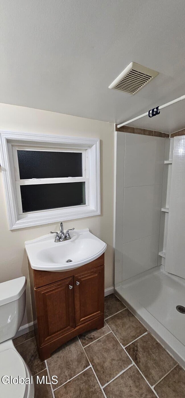 Foto del edificio - 363 Troy-Schenectady Rd