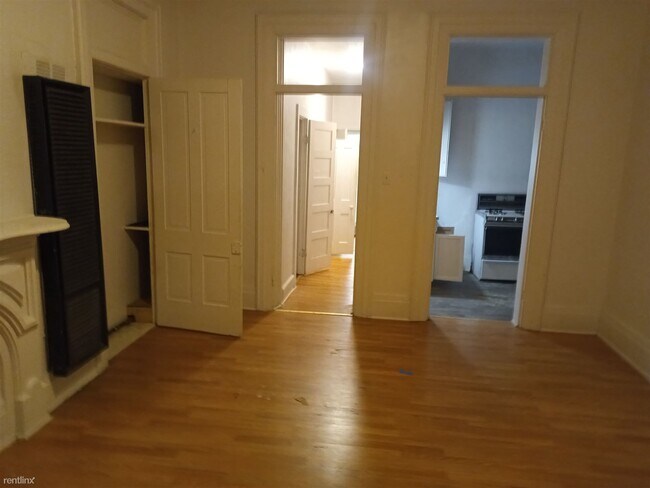 Foto del edificio - 1 br, 1 bath Duplex - 510 North College St...