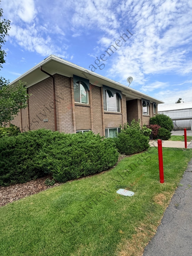 Photo - 549 Stringham Ave - B Apartment
