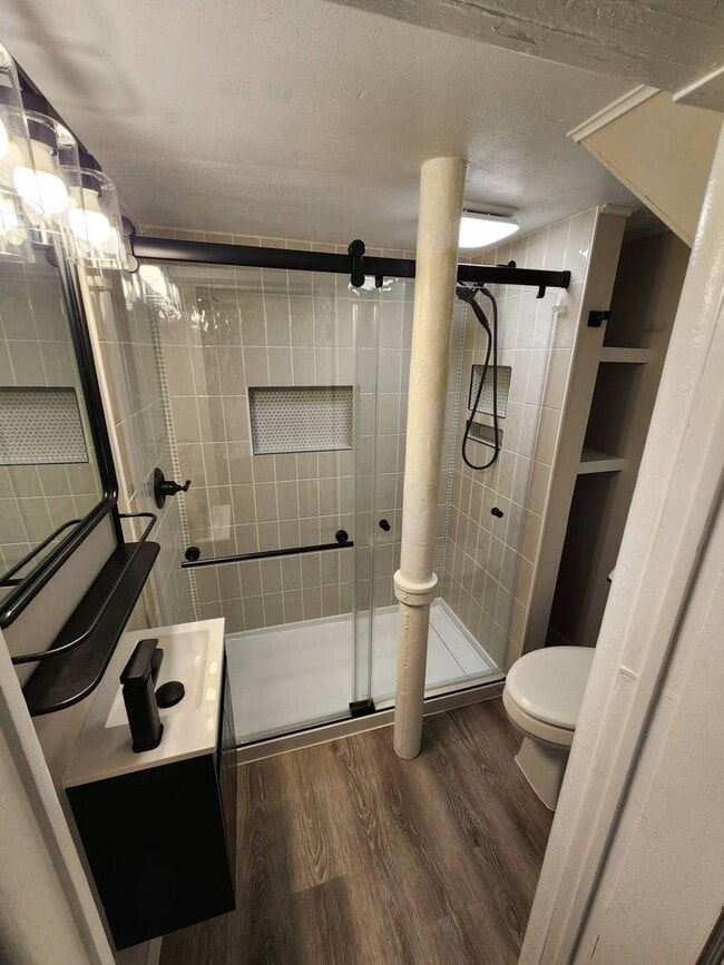 Building Photo - Newly Renovated 3-Bedroom Property in Prim...