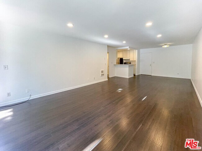 Foto del edificio - 7777 W 91st St