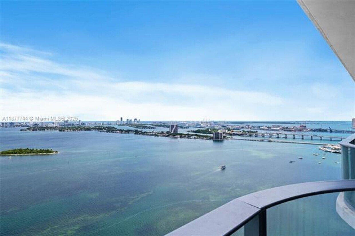 Photo - 700 NE 24th St unit 3404 (A11877744)