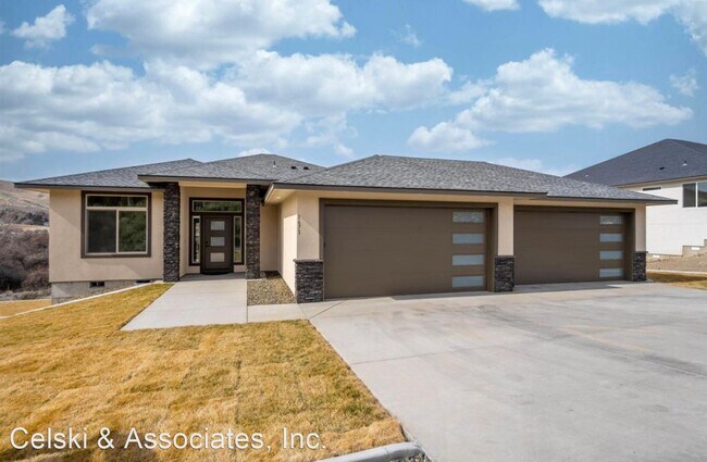 Foto del edificio - 5 br, 3 bath House - 1671 Jericho Rd
