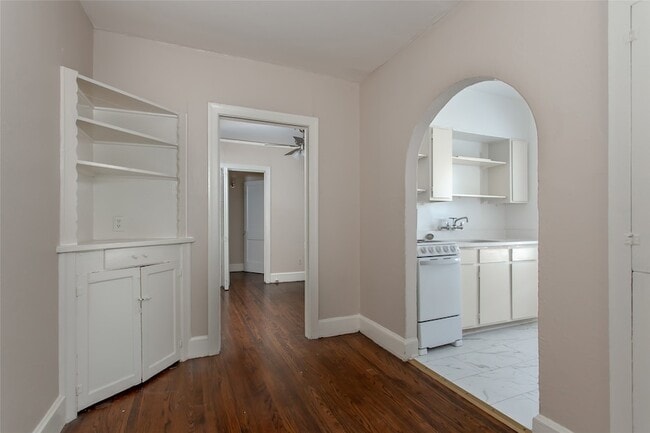 Building Photo - 5900 Oram St