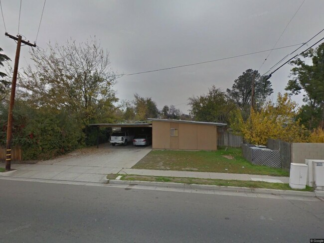 Building Photo - 3670 N Maroa Ave