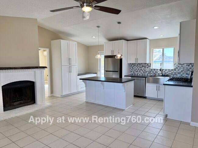 Building Photo - Spacious and Updated 3 Bed 2 Bath Home!