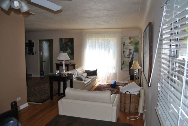 Foto del edificio - 2053 Quitman St