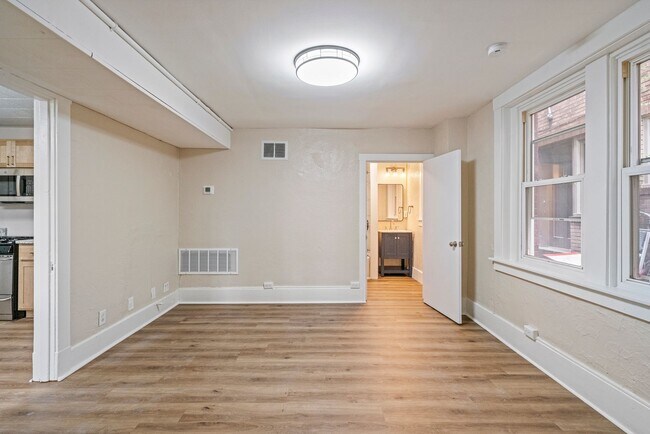 Foto del edificio - 1680 Potomac Ave