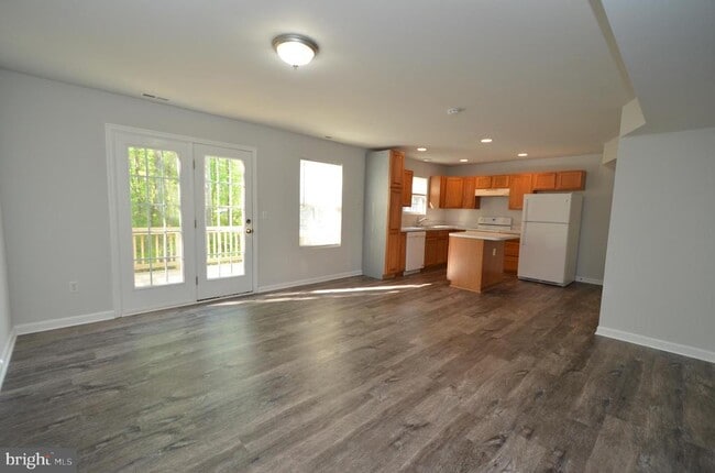 Building Photo - 1161 Gwynne Ave