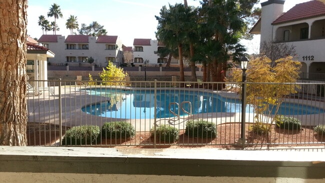 Building Photo - 1212 Bass Dr