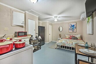 Building Photo - 7736 Sue Ellen Dr