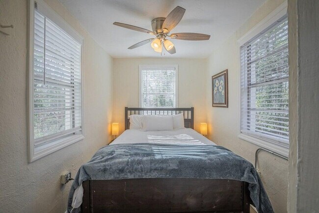 Foto del edificio - 838 Bobbin Mill Rd