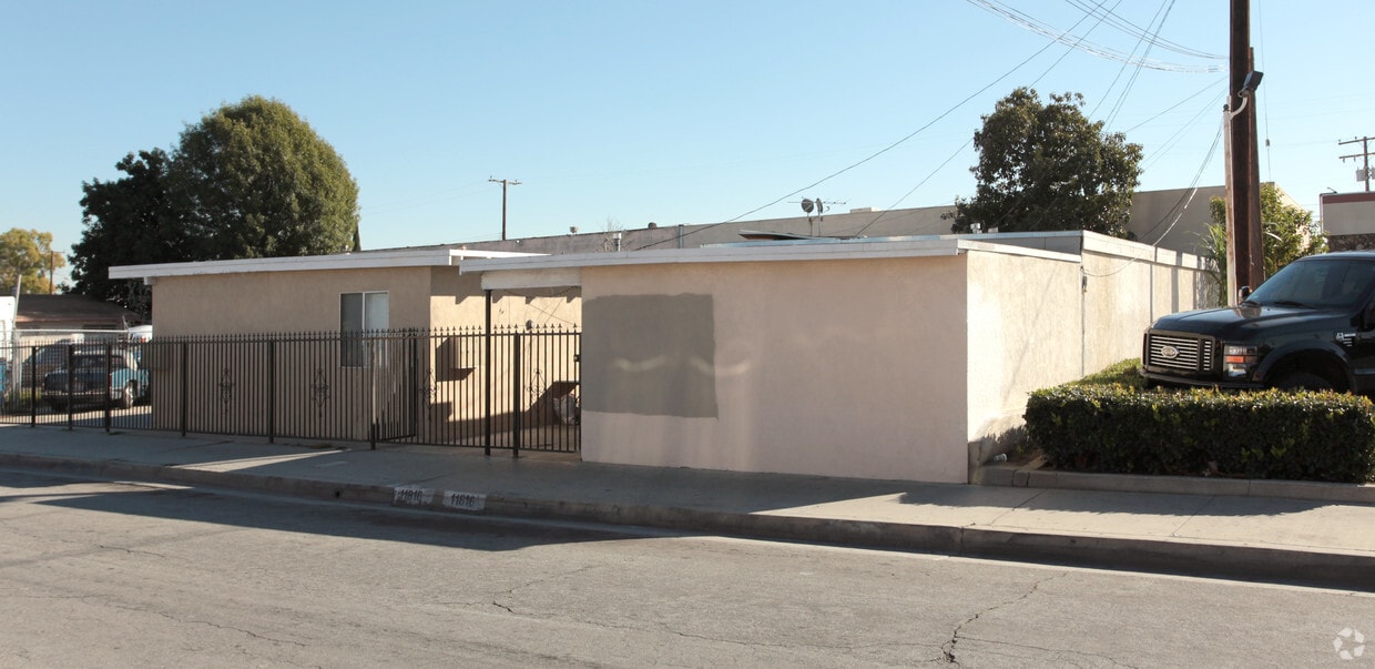 Primary Photo - 11816 163rd St